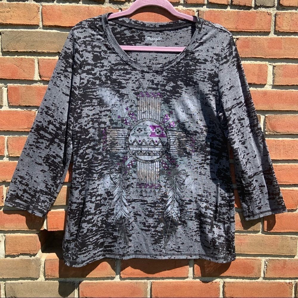 2/$15 🌸 Wrangler Long Sleeve w/ Purple Accents
